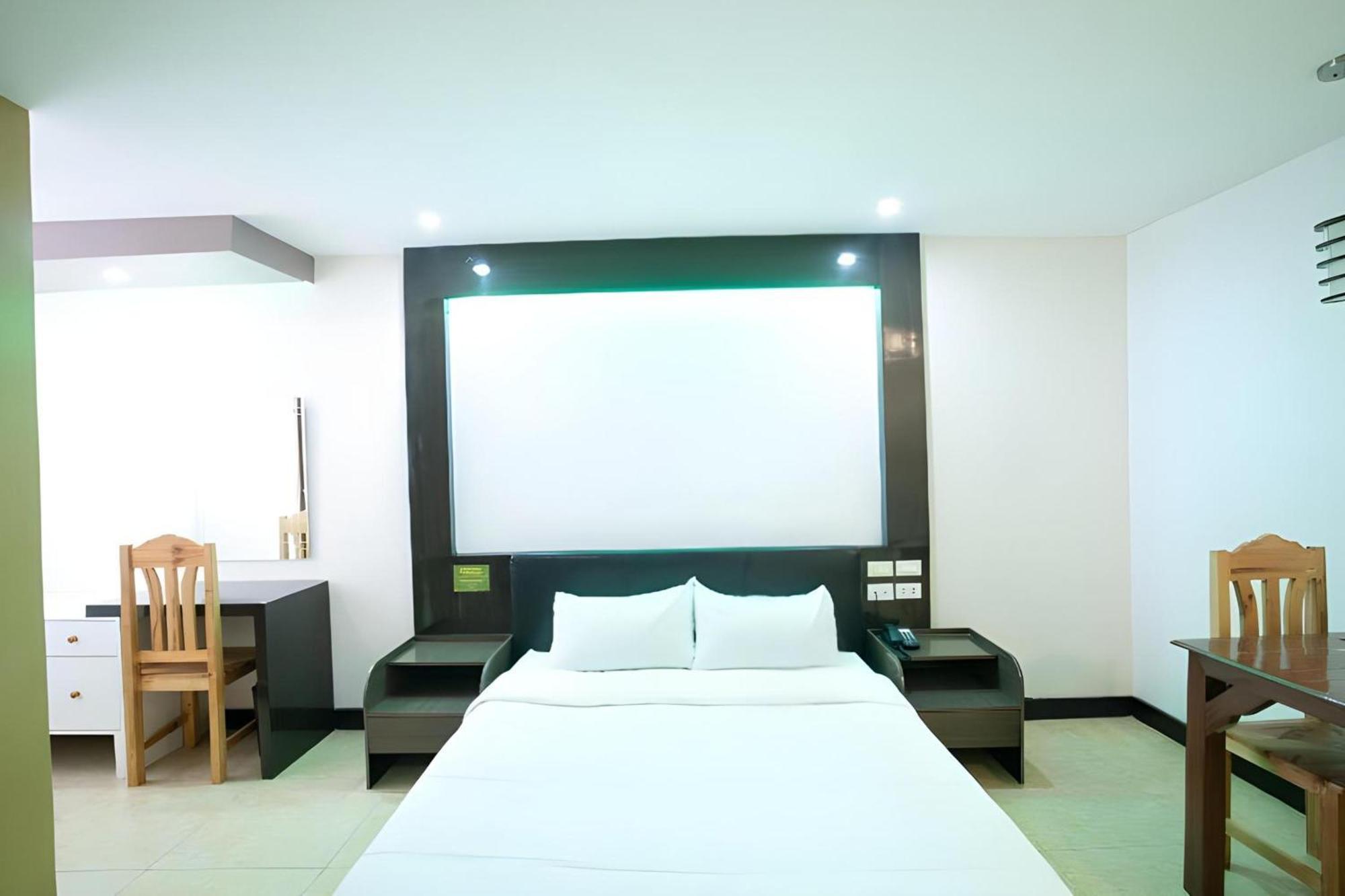 Oyo 195 Ranchotel - Binan Экстерьер фото