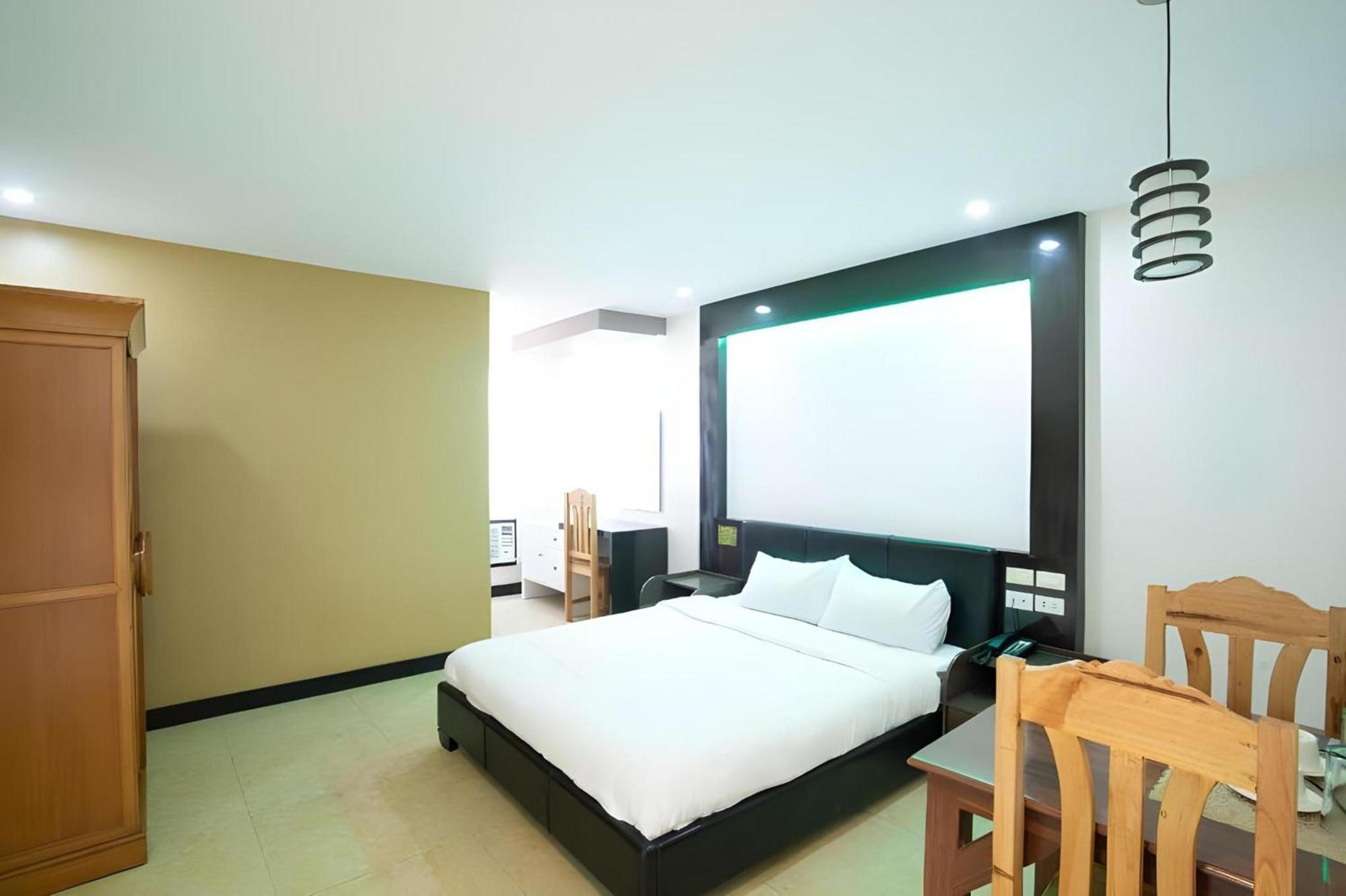 Oyo 195 Ranchotel - Binan Экстерьер фото